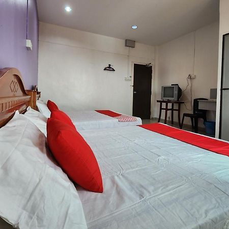 Oyo 90743 Hotel Ban Cheong Kangar Eksteriør billede