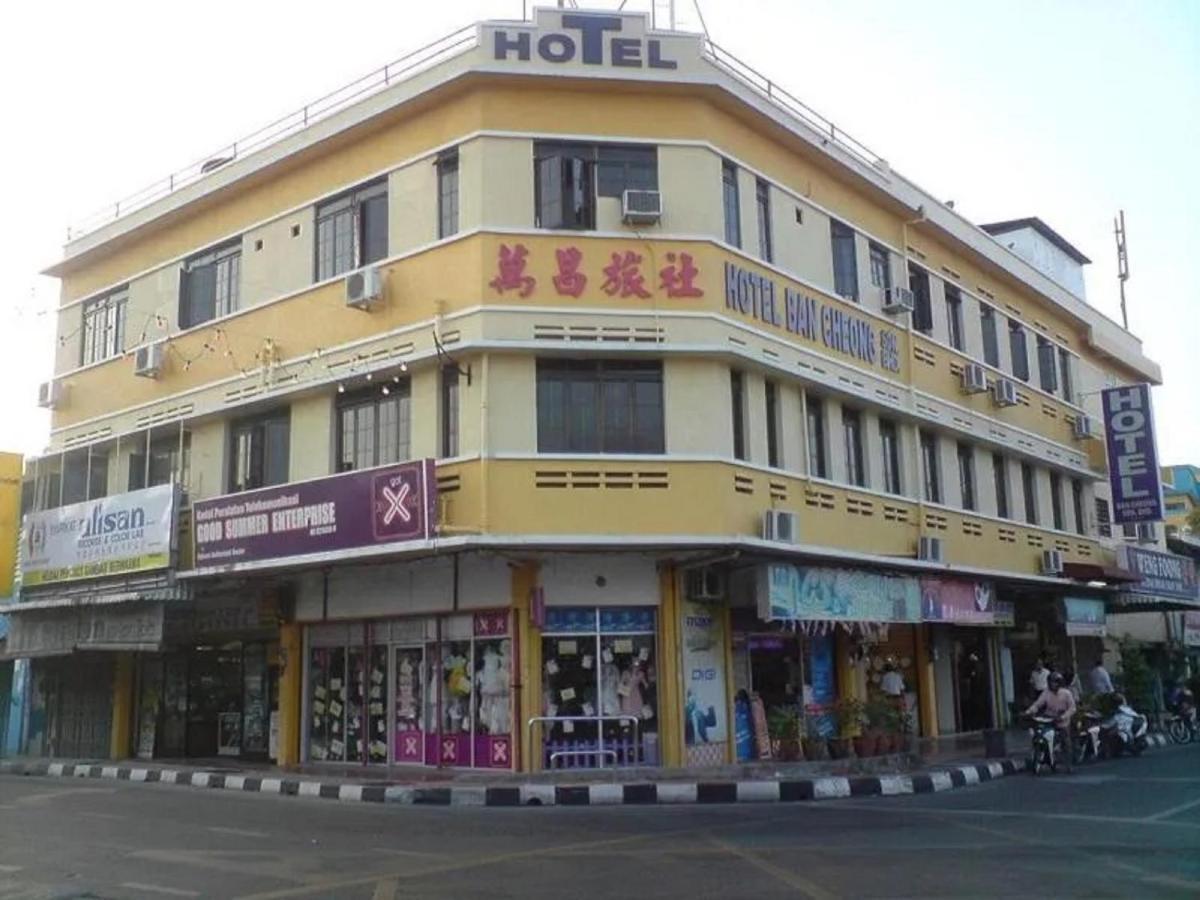 Oyo 90743 Hotel Ban Cheong Kangar Eksteriør billede