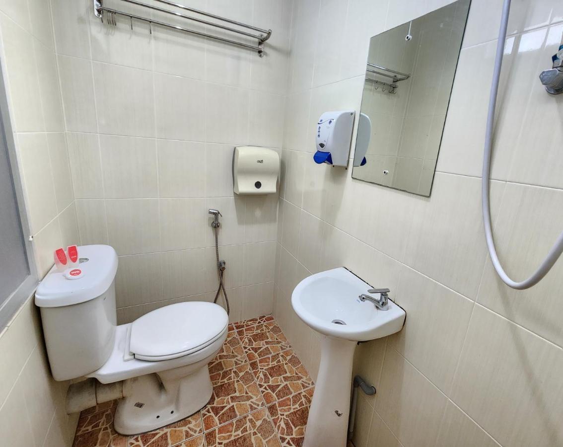 Oyo 90743 Hotel Ban Cheong Kangar Eksteriør billede